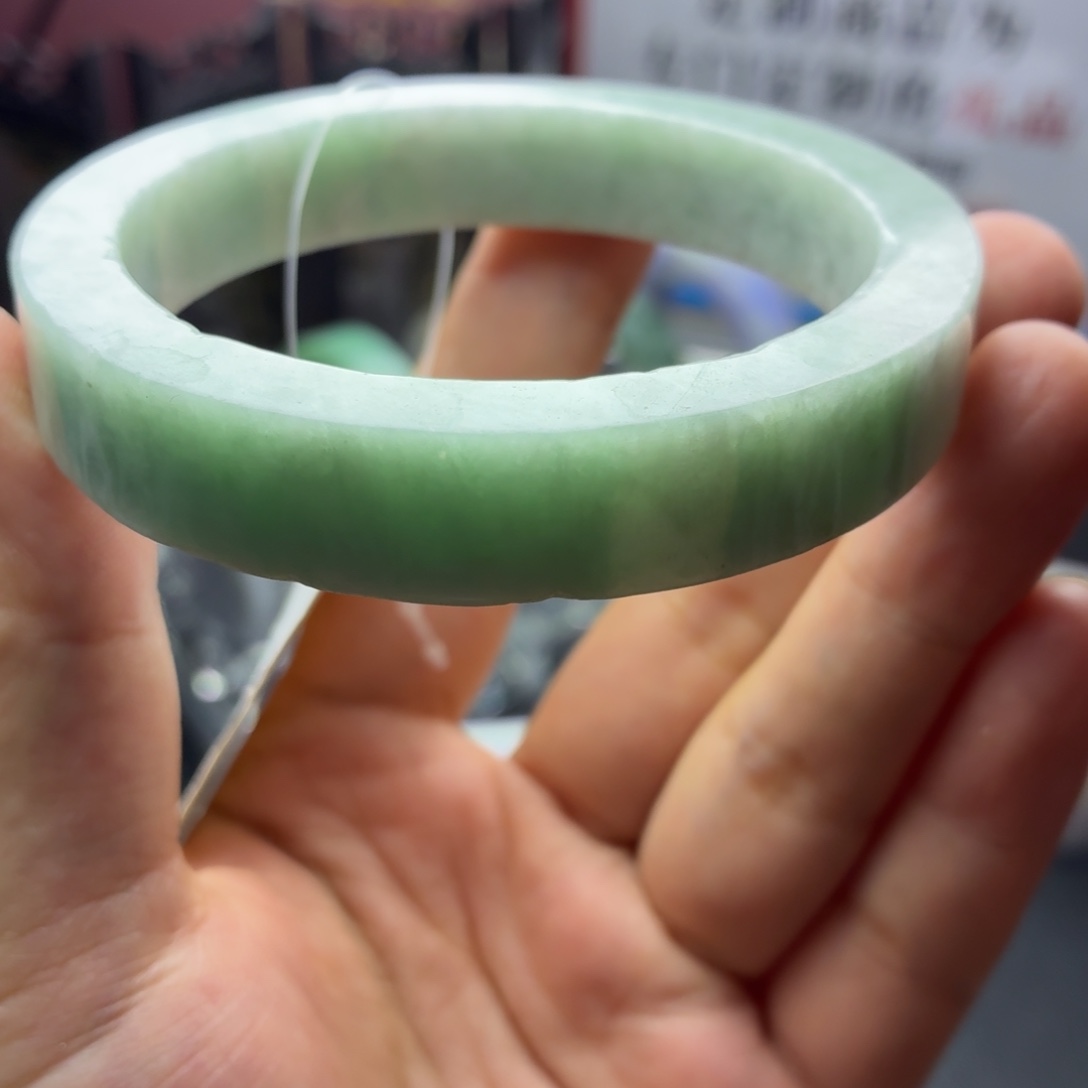 木***燕定制翡翠未镶嵌缅甸翡翠多样性发一