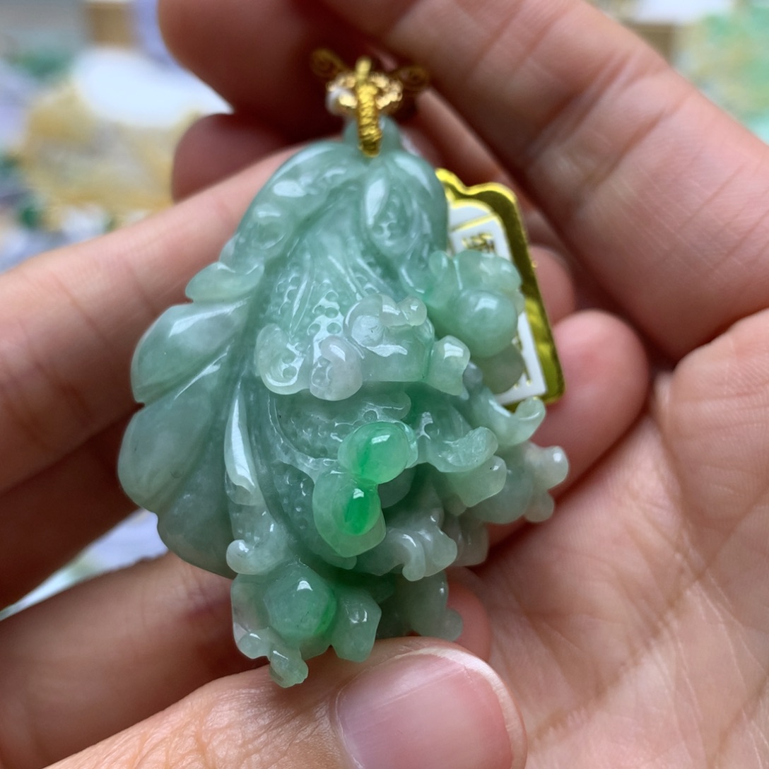 翡翠未镶嵌颈饰翡翠