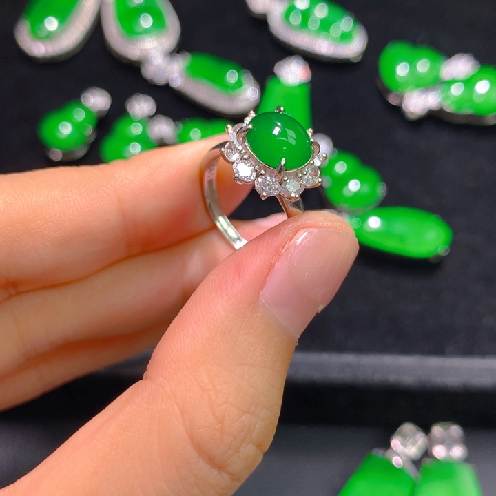翡翠戒指银S925镶嵌一个