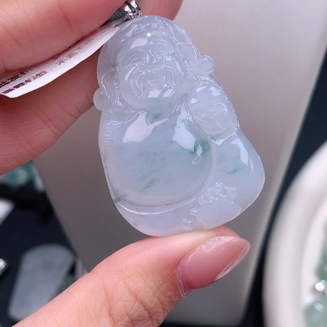 颈饰18K金镶嵌翡翠飘花大财爷