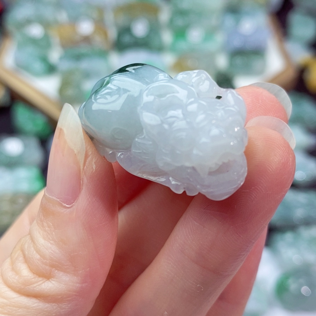 翡翠颈饰未镶嵌天然