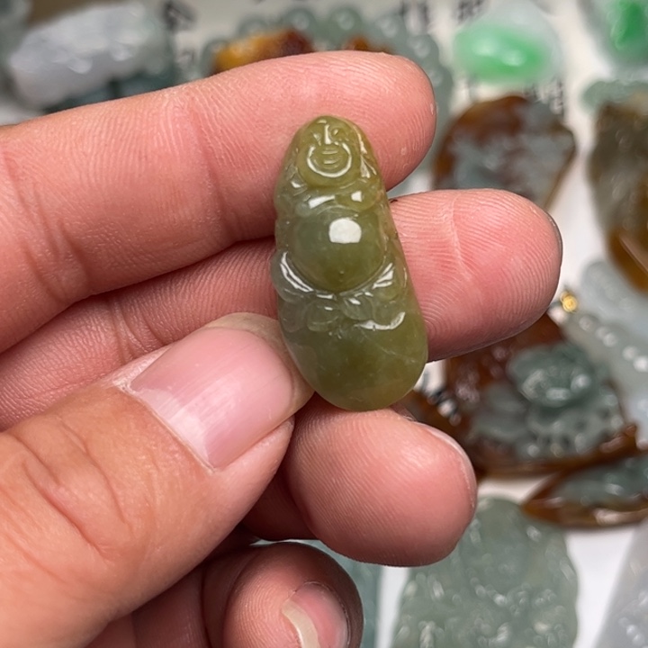 翡翠未镶嵌颈饰逍遥佛