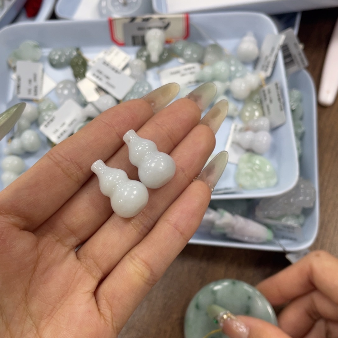 颈饰未镶嵌翡翠牧葫芦