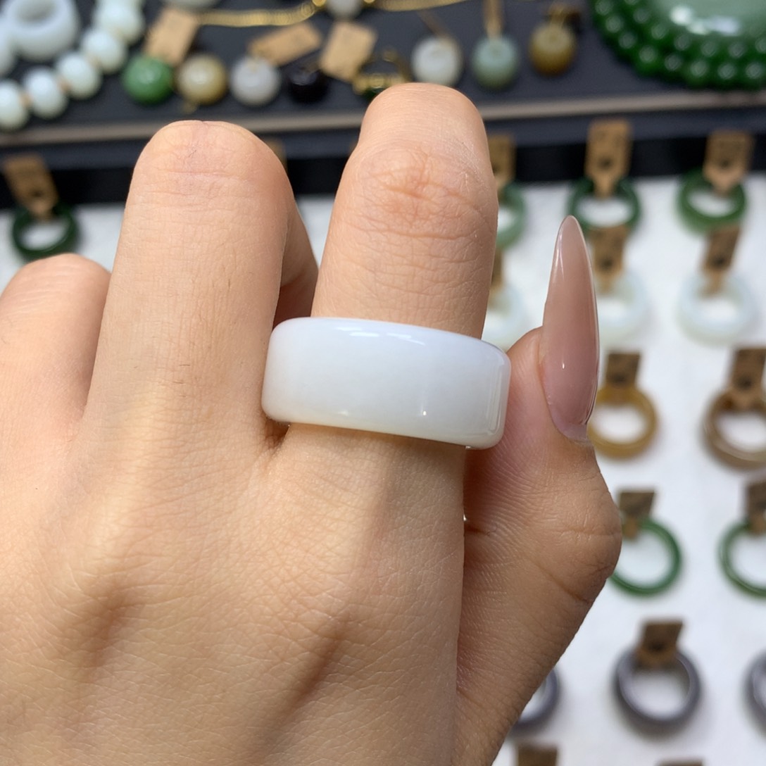 和田玉未镶嵌戒指