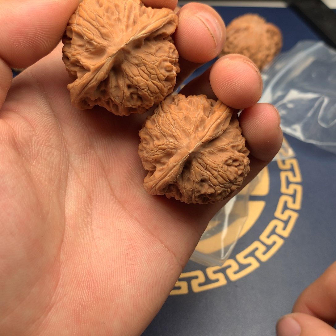 文玩核桃把件宫灯