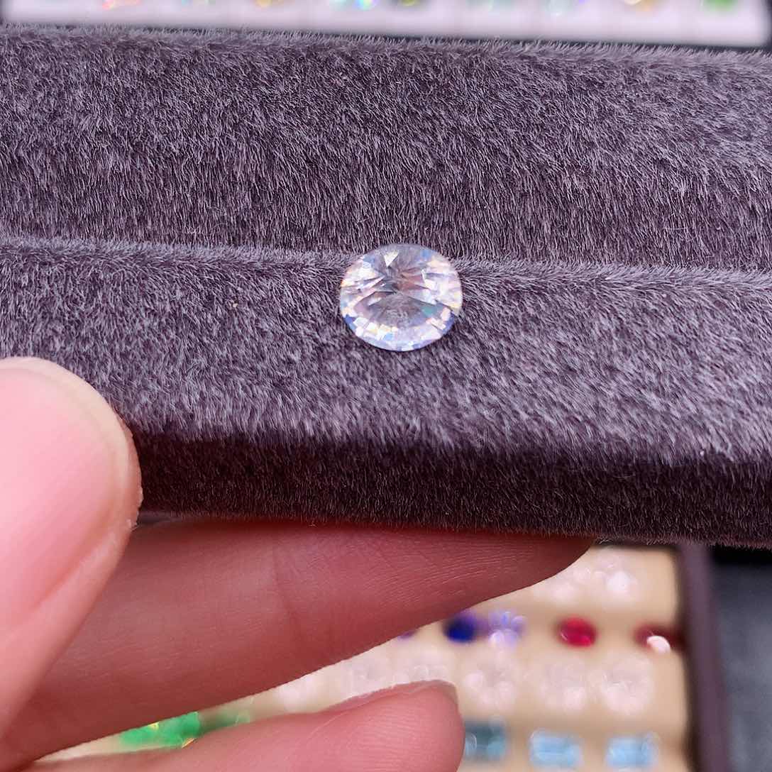 月光石裸石未镶嵌