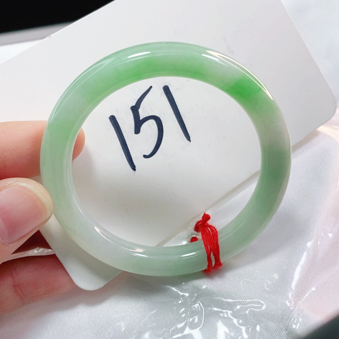 翡翠手镯未镶嵌52.2圈口圆条