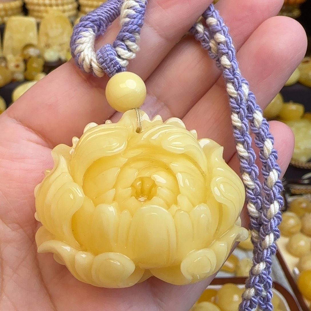 琥珀未镶嵌套链天然蜜蜡牡丹花吊坠