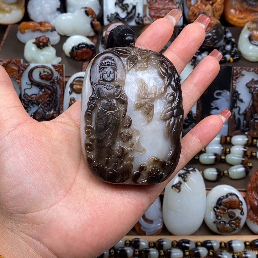 颈饰未镶嵌和田玉