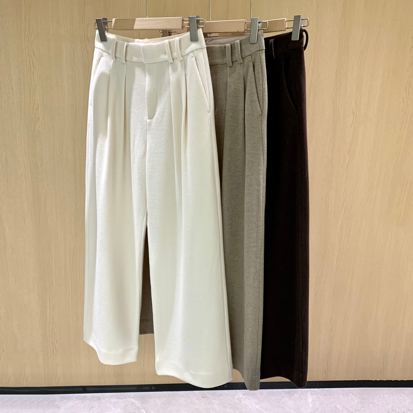 松弛感宽松廓形裁剪羊毛混纺灯芯绒阔腿裤高腰双褶显瘦休闲裤女冬