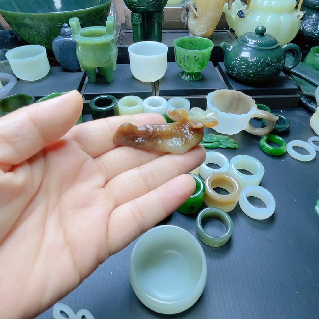 我***泪和田玉未镶嵌挂件