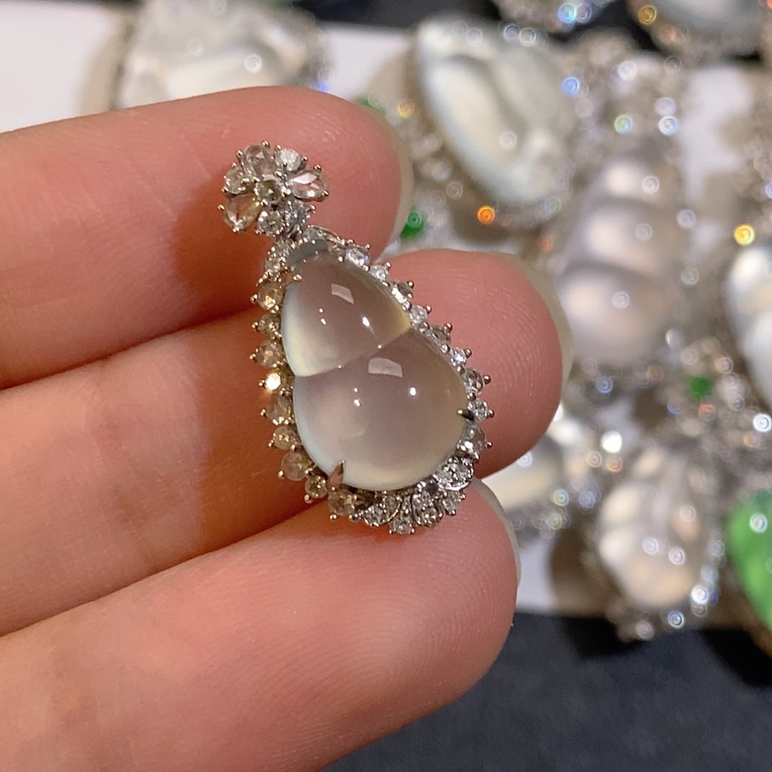 翡翠颈饰18K金镶嵌天然缅甸A货翡翠