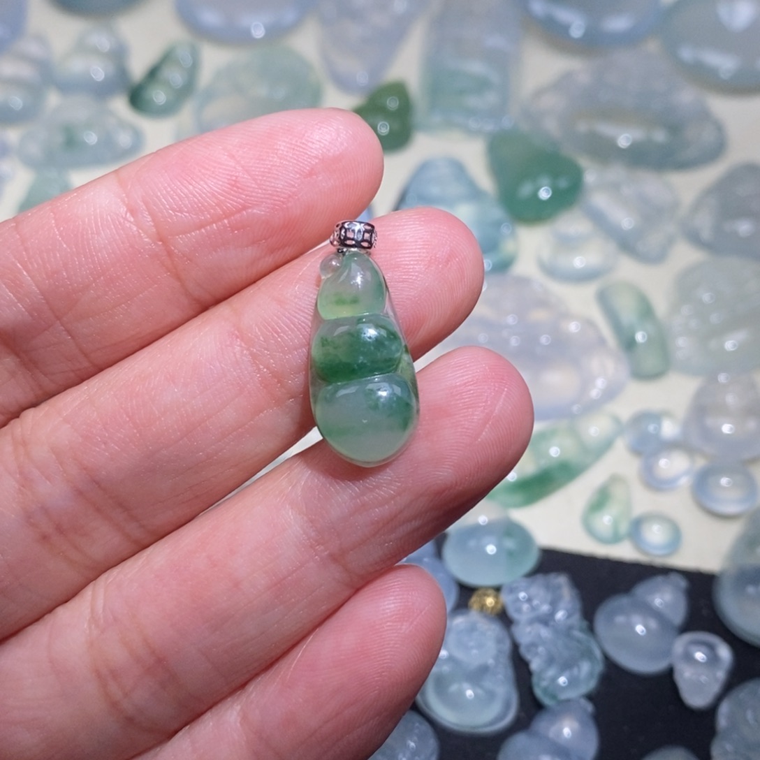 翡翠颈饰未镶嵌天然缅甸翡翠A货