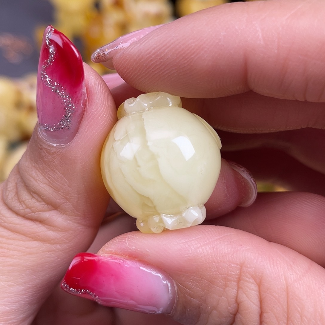 琥珀裸石未镶嵌蜜蜡