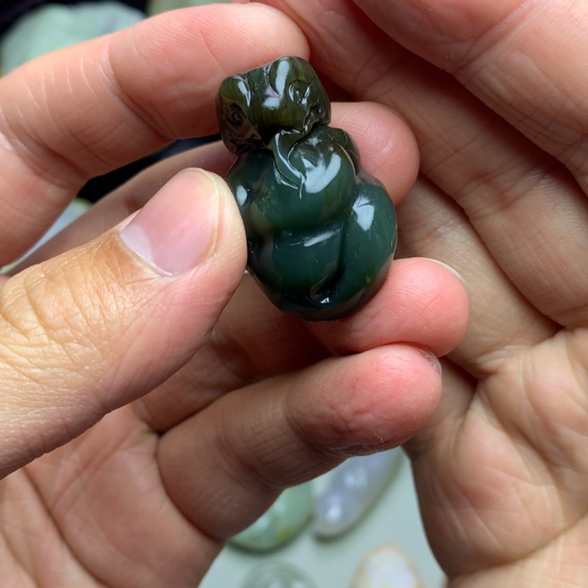 【闪购商品】颈饰未镶嵌和田玉