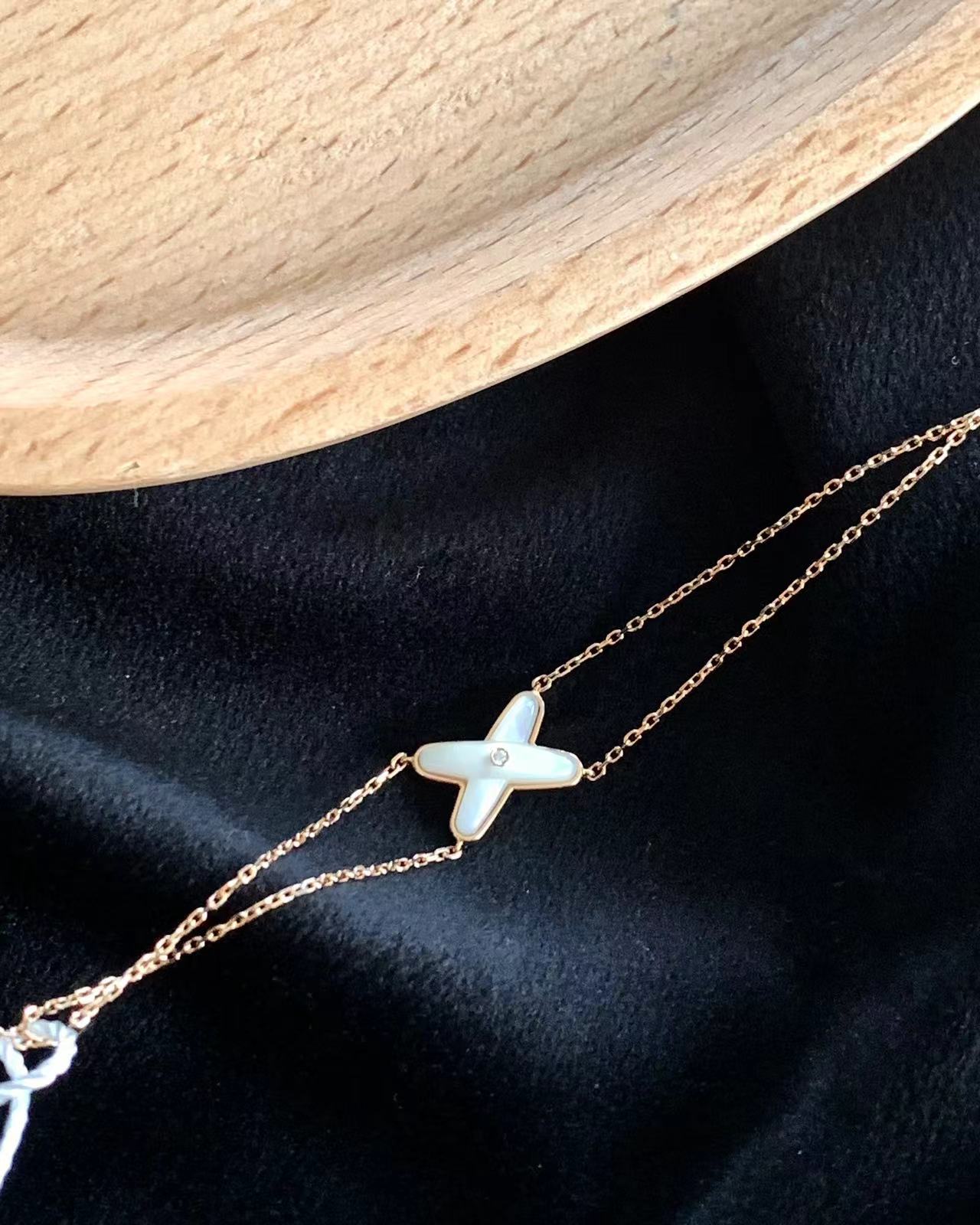 95新 Chaumet/尚美 白贝母手链 17565233