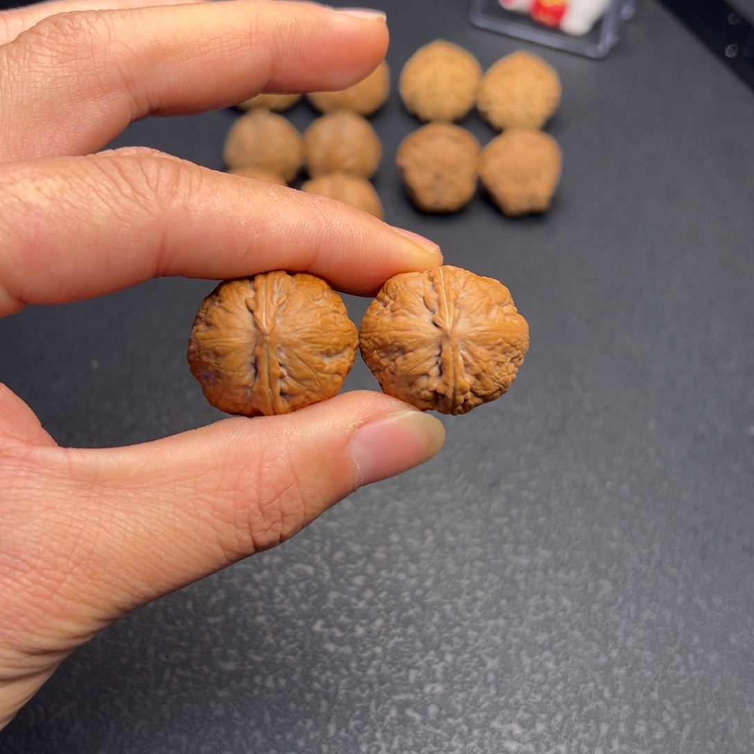 文玩核桃把件粗筋小元宝