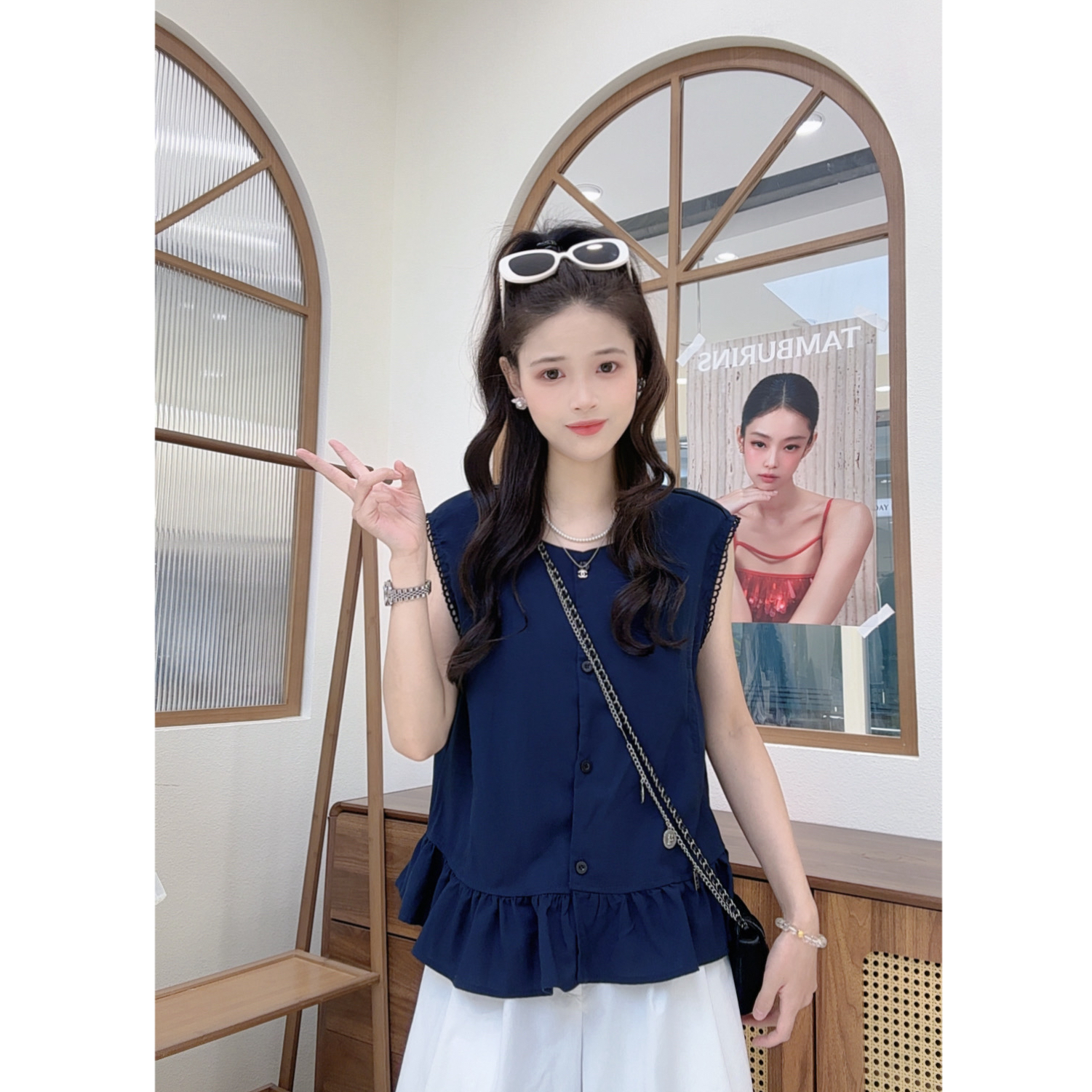 【三懿服饰】夏季设计感纯色下摆木耳边无袖上衣-1852