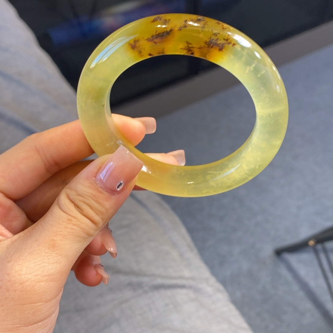 八***鸭蛇纹石玉未镶嵌手镯