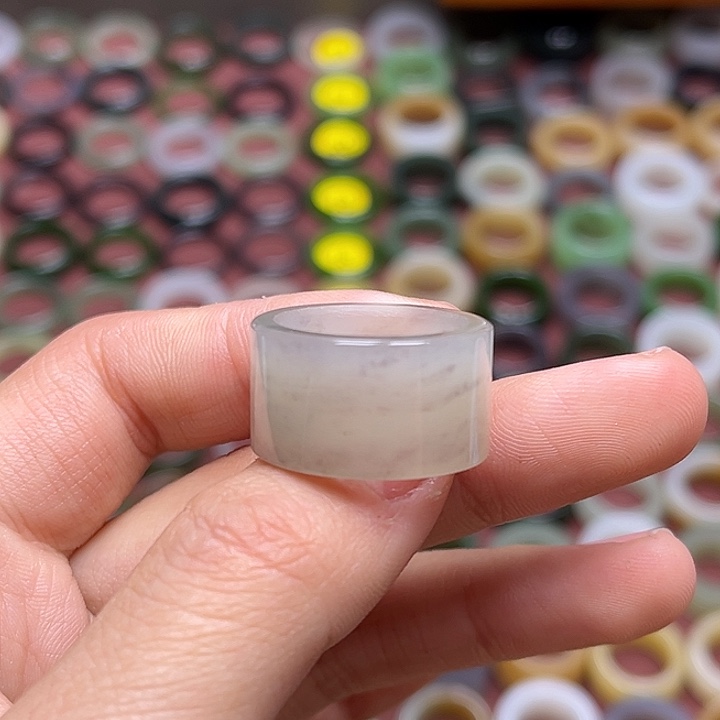 和田玉戒指未镶嵌16.96 青提飘紫 无鉴赏