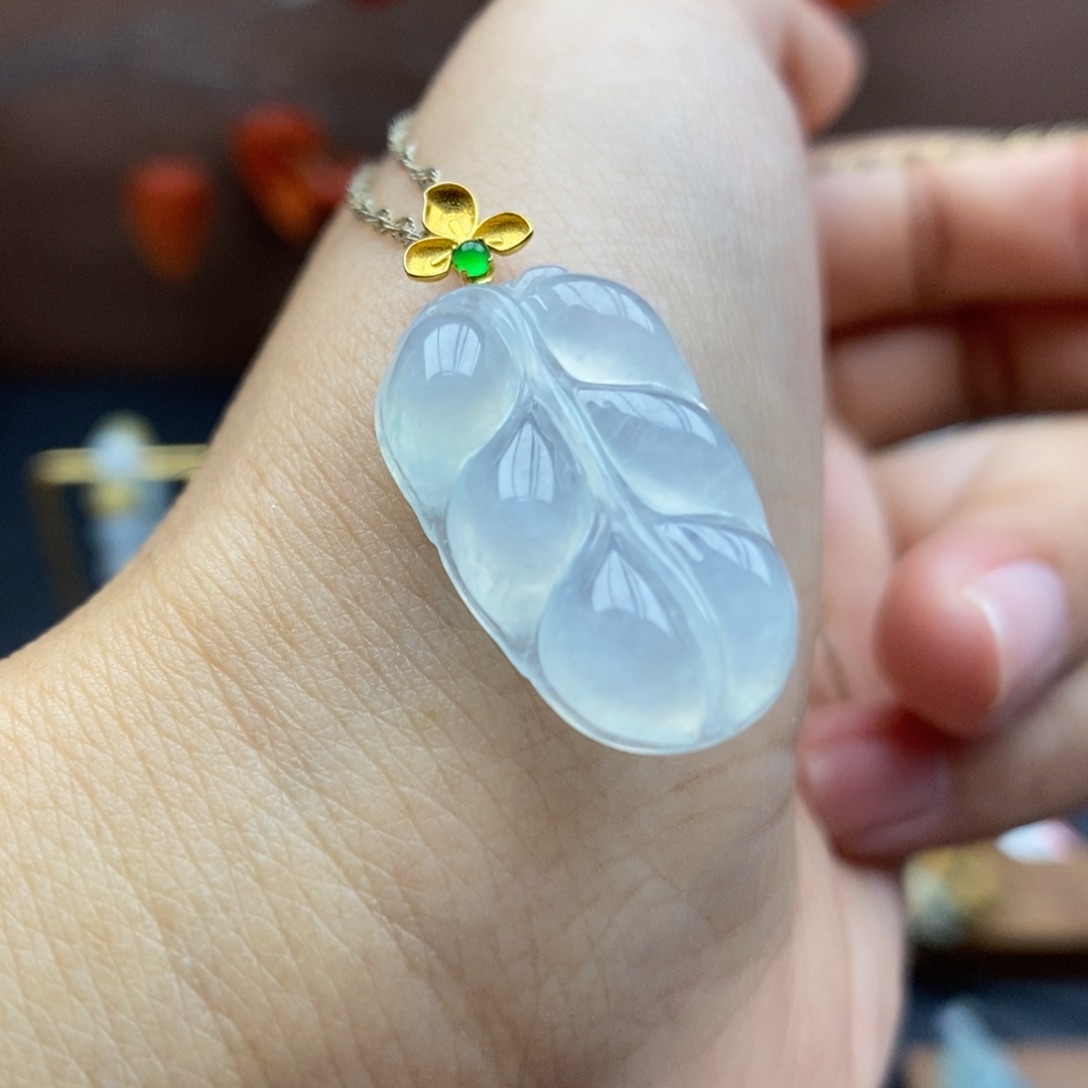 【闪购商品】颈饰18K金镶嵌翡翠36