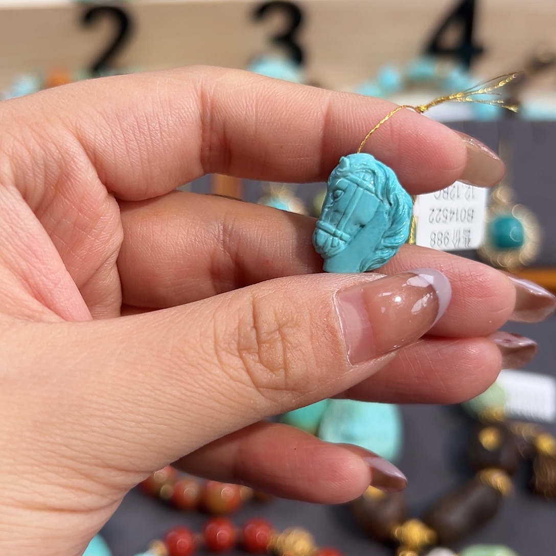 绿松石未镶嵌把件马首配饰