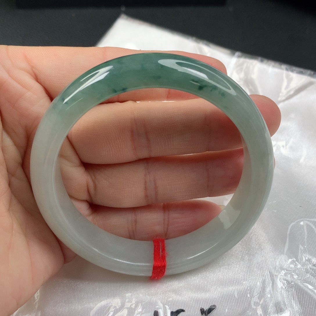 翡翠手镯未镶嵌，，，，，，，，