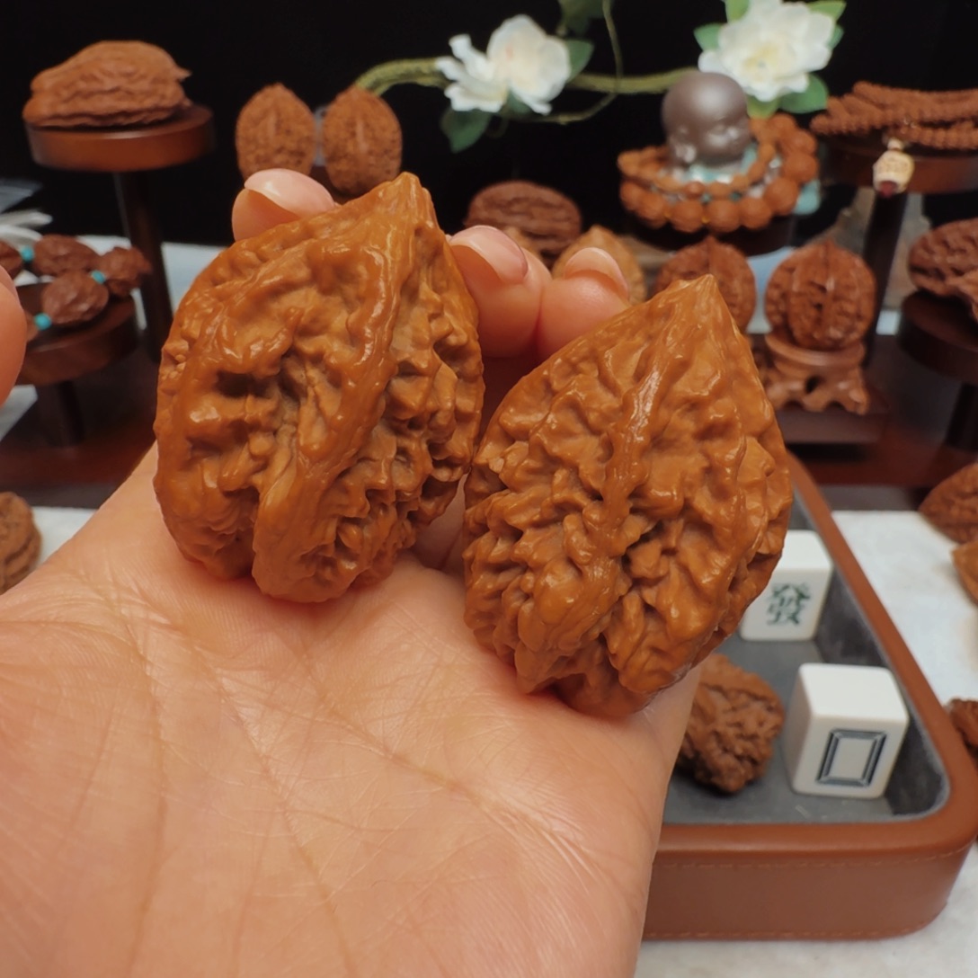 文玩核桃吊坠双龙玉麒麟