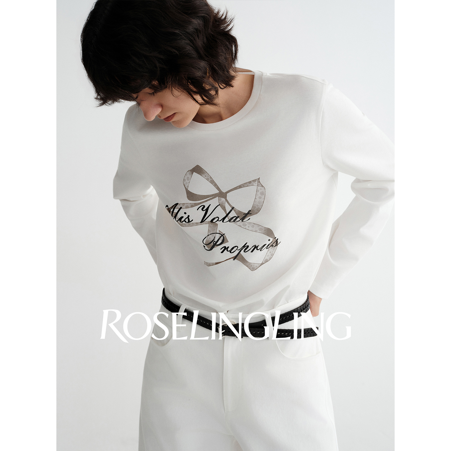 ROSELINGLING【R+轻运动】休闲表达 原创设计蝴蝶字母印花T恤上衣