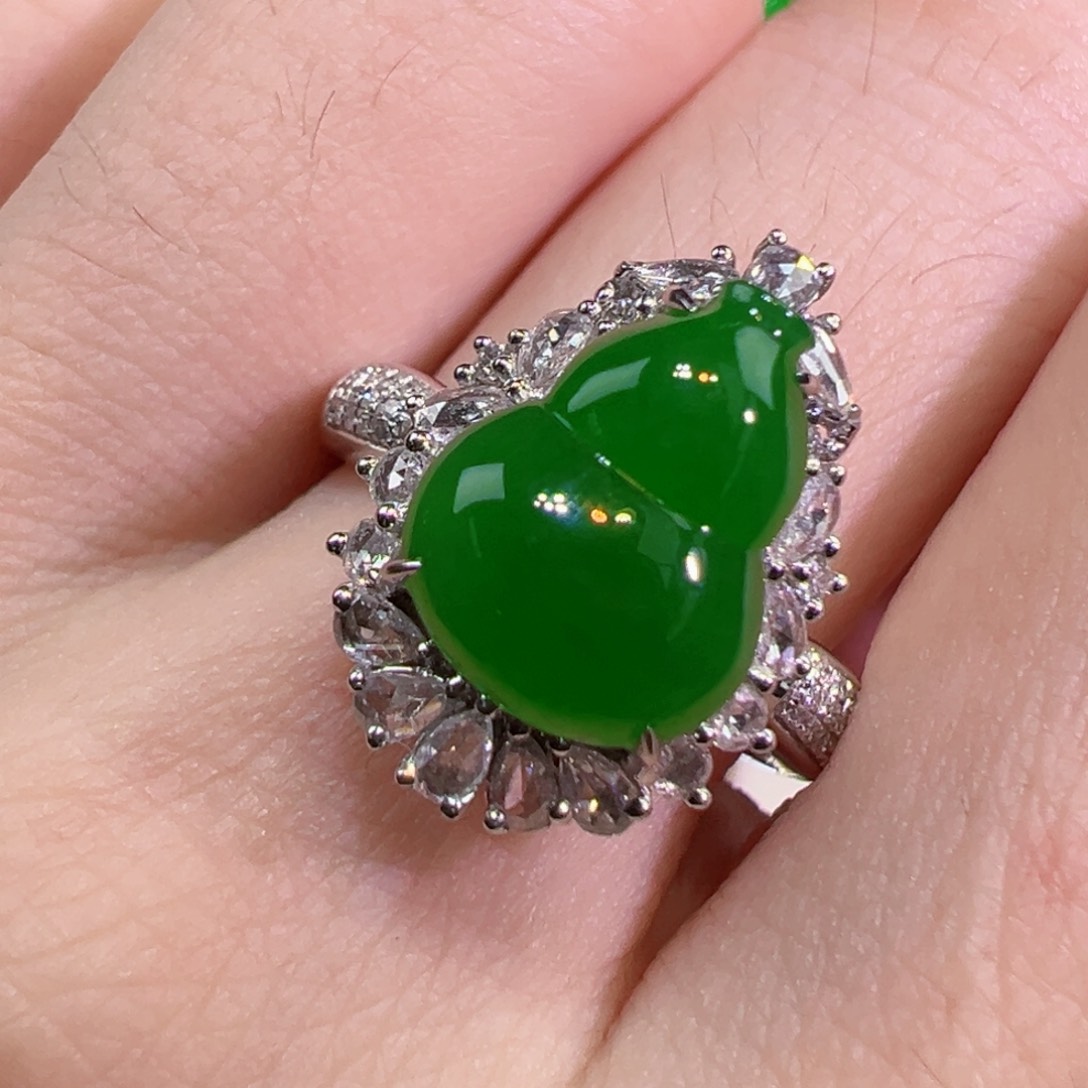 翡翠戒指18K金镶嵌戒指