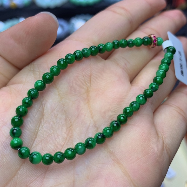 翡翠手链未镶嵌翡翠