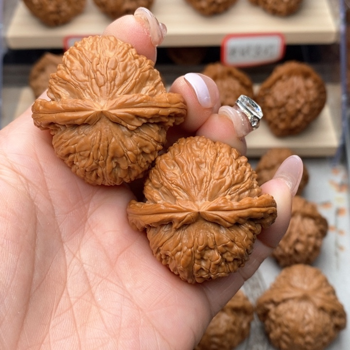 核桃把件a*w白狮子核桃