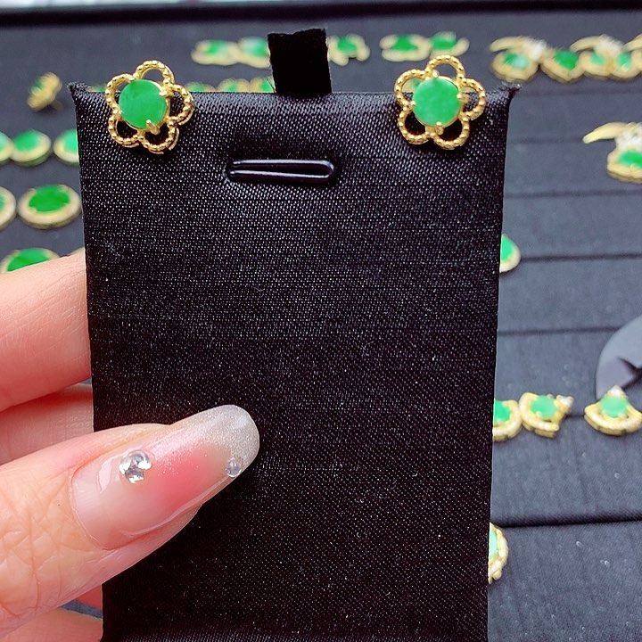 翡翠颈饰银S925镶嵌翡翠