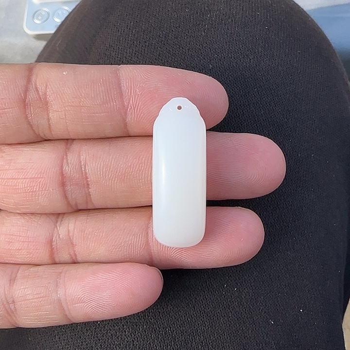 和田玉未镶嵌颈饰俄料