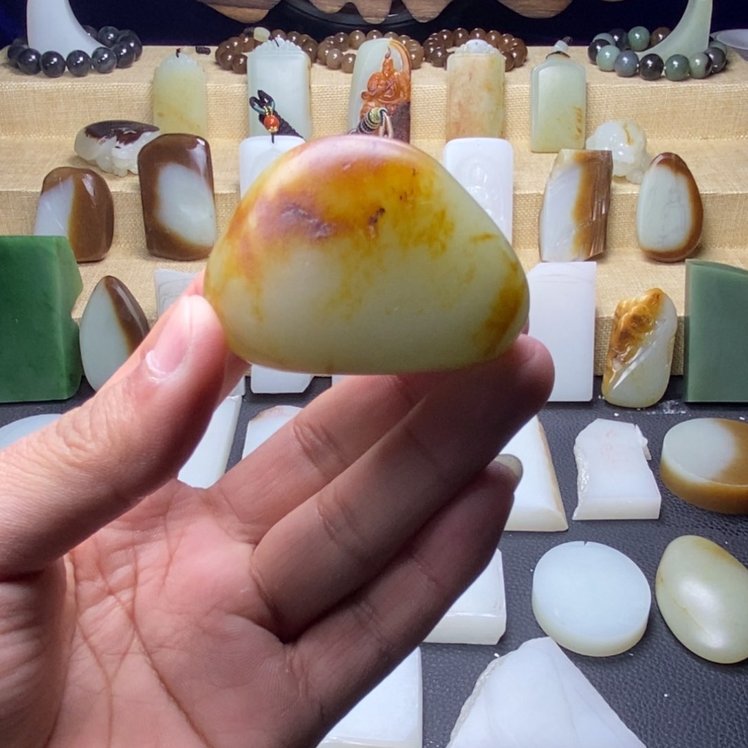 定制和田玉吊坠未镶嵌