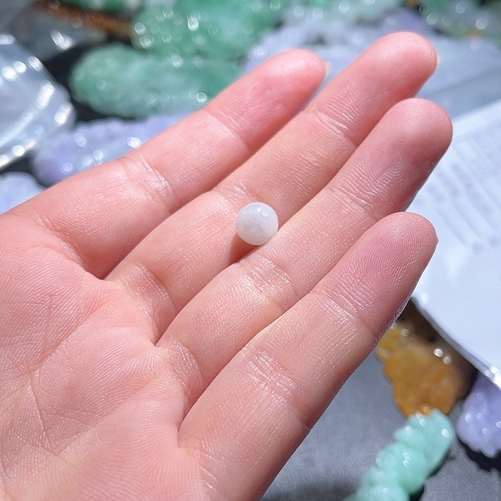 翡翠未镶嵌颈饰?****?天