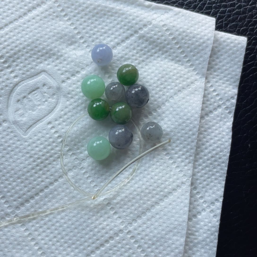 翡翠颈饰未镶嵌枫