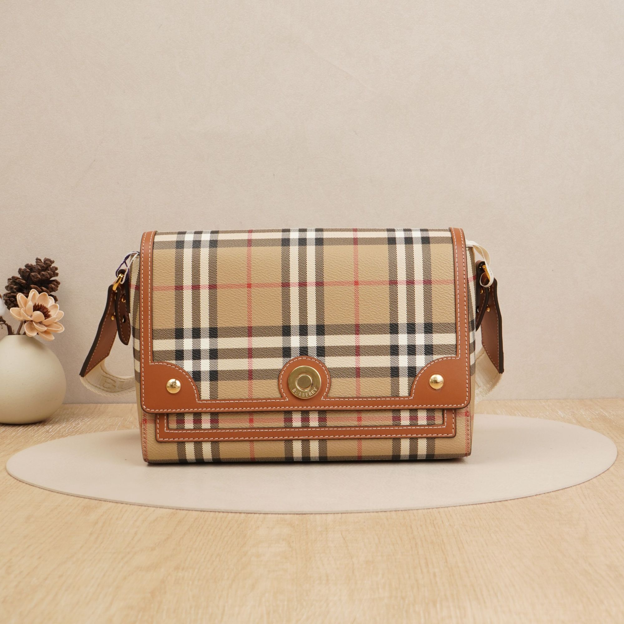 95新 BURBERRY/博柏利 博柏利note格纹邮差包/DS036158