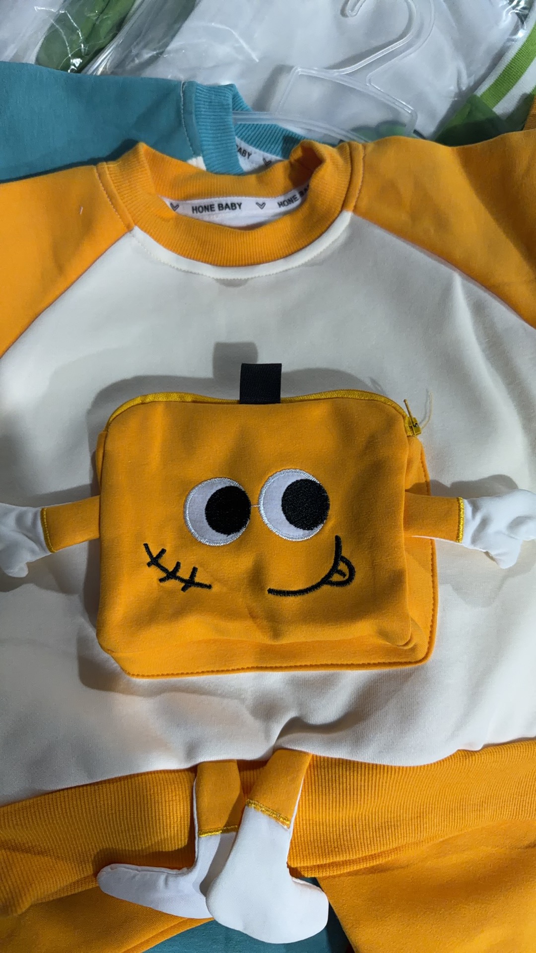 大眼睛书包卫衣套装