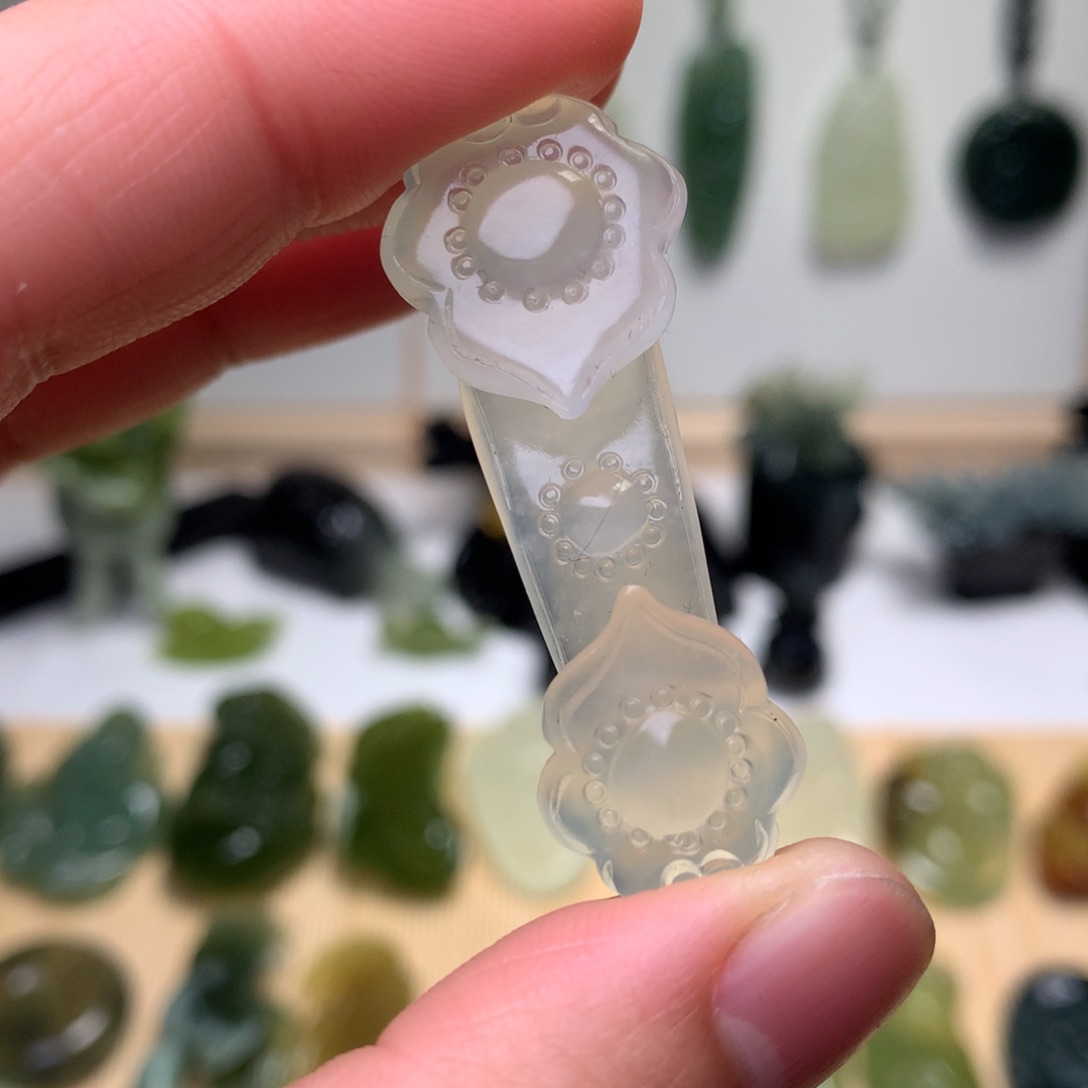 岫玉挂件如意未镶嵌