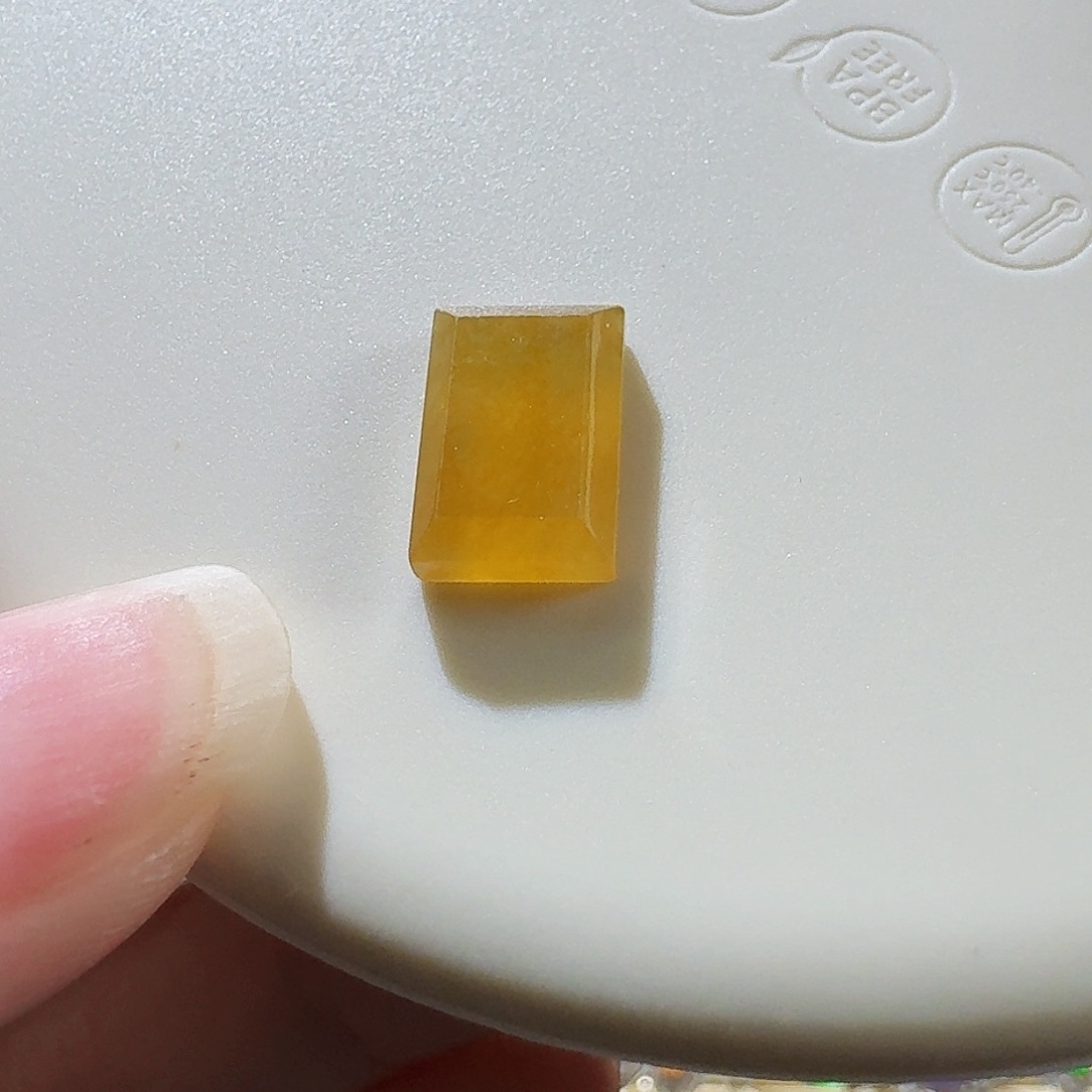 翡翠颈饰未镶嵌方块