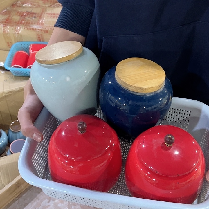 各种器型高档陶瓷茶叶罐储物罐密封罐储茶罐家用防潮摆件