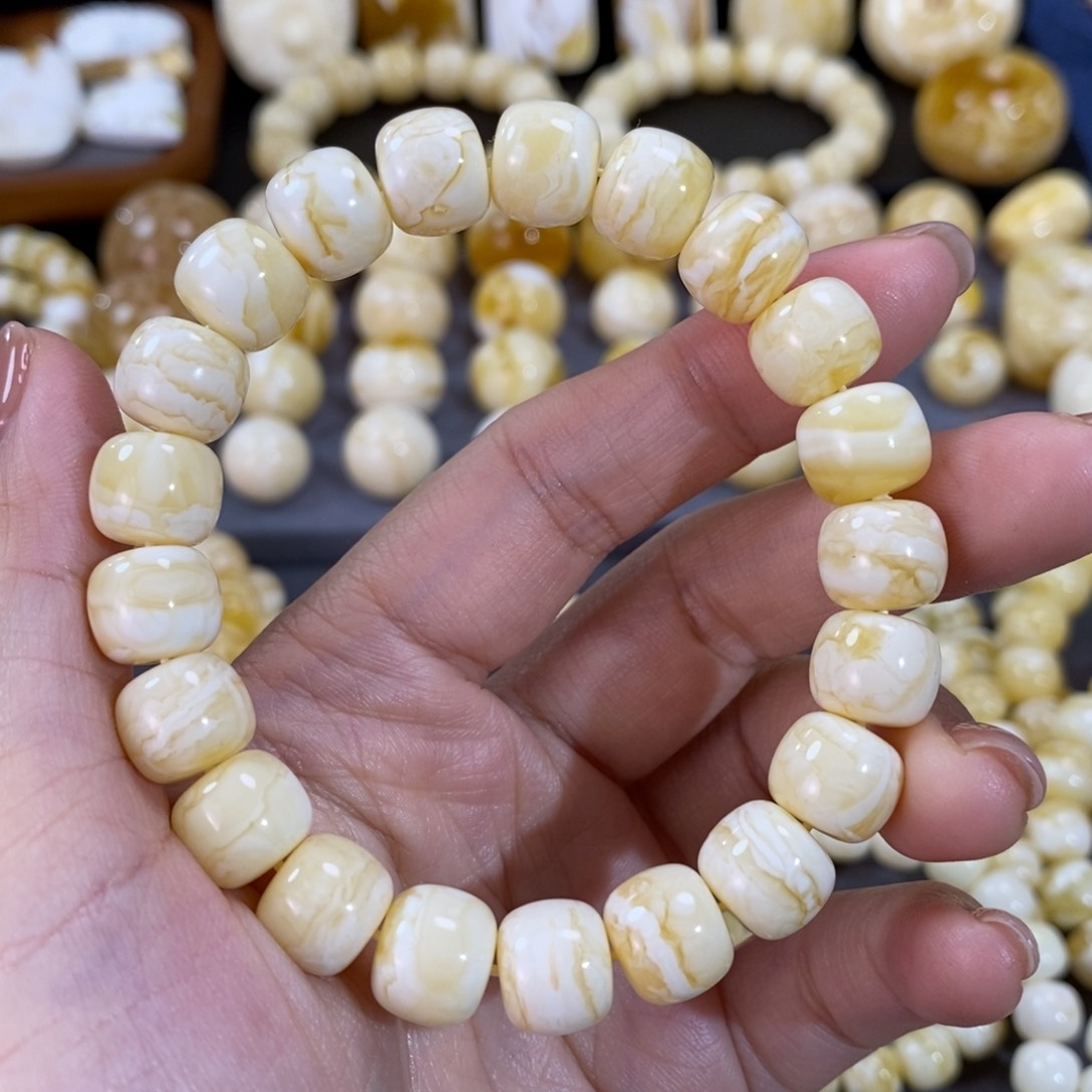 蜜蜡手串未镶嵌11mm瓷白浓蜡虎皮手串