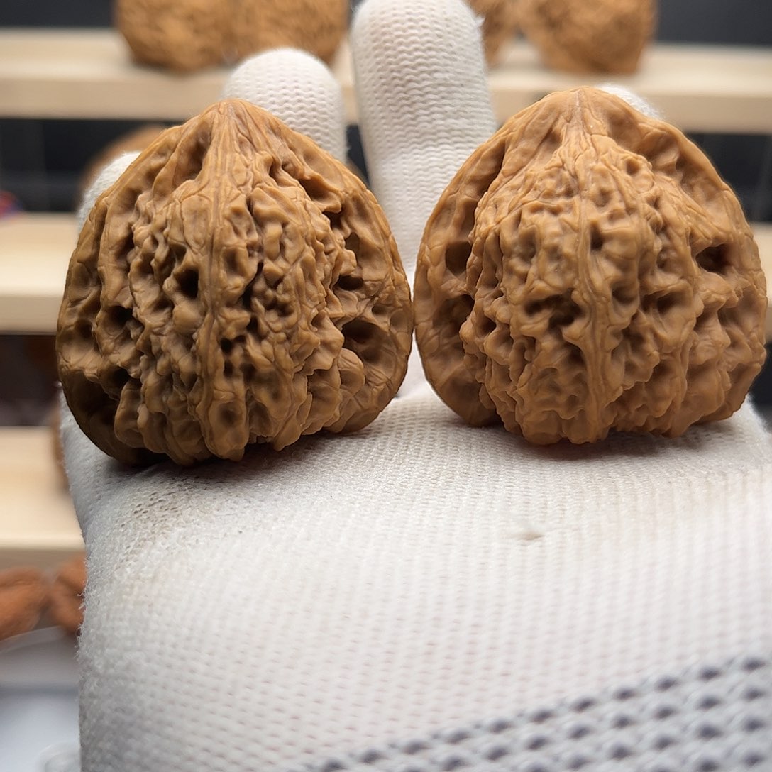 桃核吊坠无*42凹底南将，，