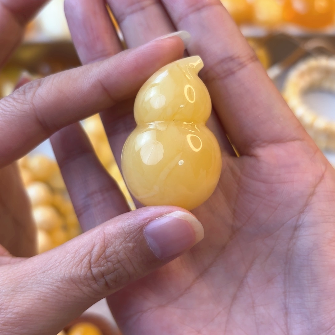 琥珀颈饰未镶嵌蜜蜡