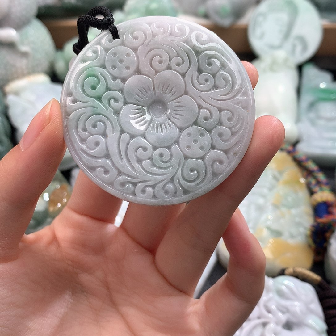 吊坠(不含链)未镶嵌翡翠