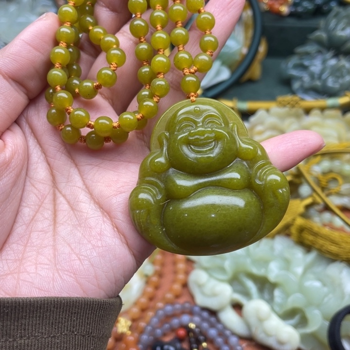 蛇纹石玉吊坠合金