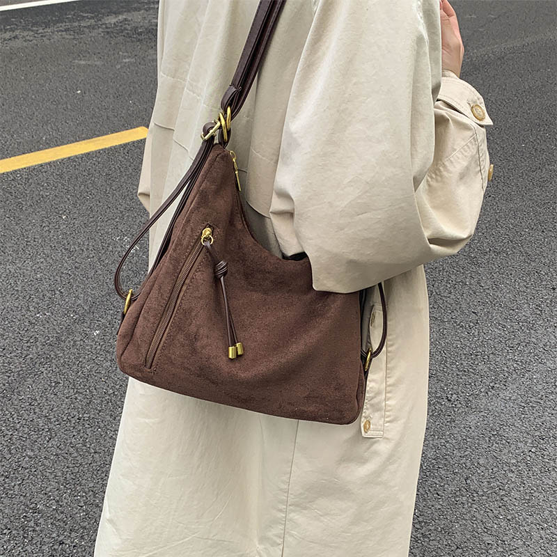 大容量包包女2025新款斜挎包质感小众上课大学生单肩包通勤托特包