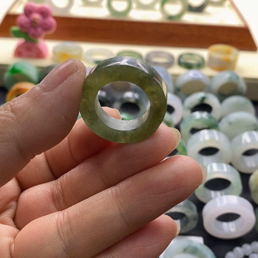 定制翡翠未镶嵌翡翠