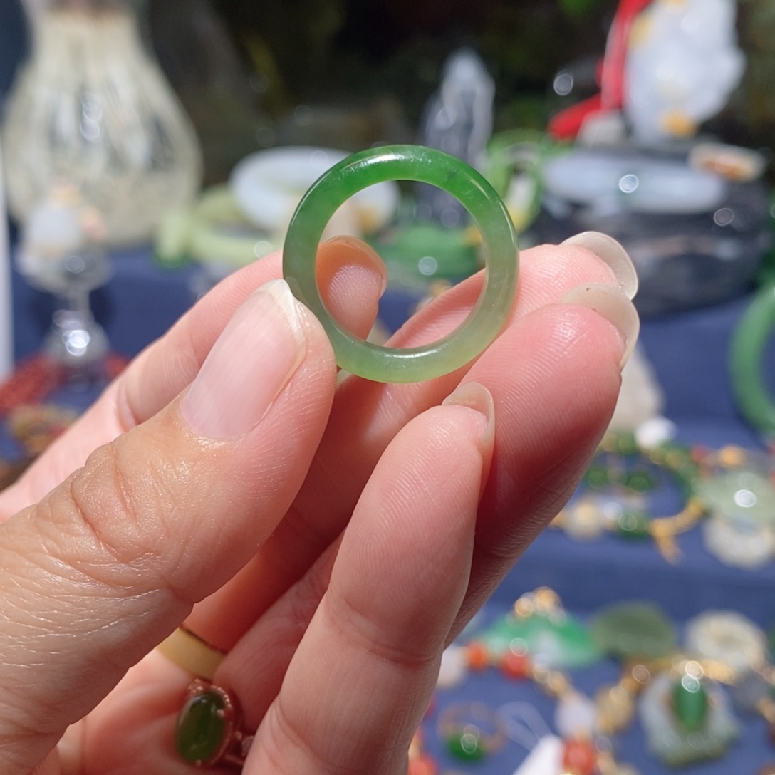 和田玉未镶嵌戒指